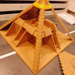 Playmobil Great Egyptian Pyramid 4240 missing 1 piece see photos